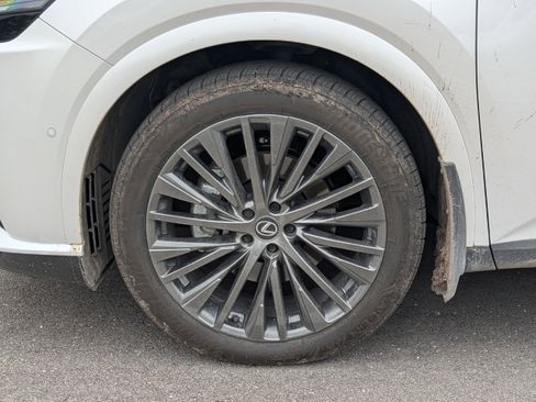 Used 2025 Lexus RX 350 FWD w/ Convenience Package image 4