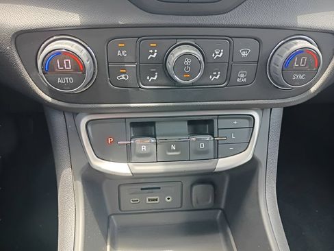 Used 2023 GMC Terrain SLT FWD image 20