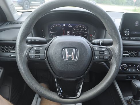 Used 2023 Honda Accord EX image 18