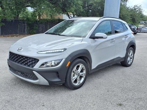 Used 2023 Hyundai Kona SEL AWD/4WD image 3
