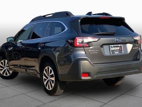 Used 2025 Subaru Outback Premium AWD/4WD image 12