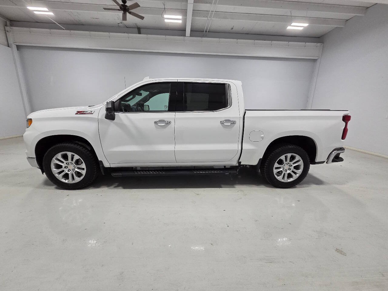 Used 2024 Chevrolet Silverado 1500 LTZ w/ LTZ Convenience Package II AWD/4WD image 6