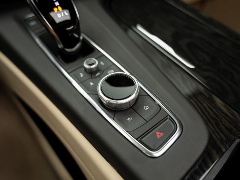 Used 2024 Cadillac Escalade Premium Luxury image 52