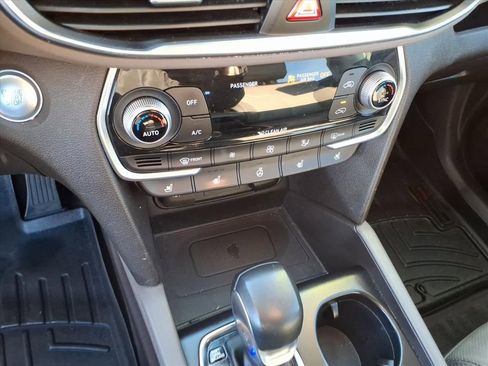 Used 2020 Hyundai Santa Fe Limited image 33