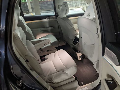 Used 2025 Volvo EX90 Ultra AWD/4WD image 25