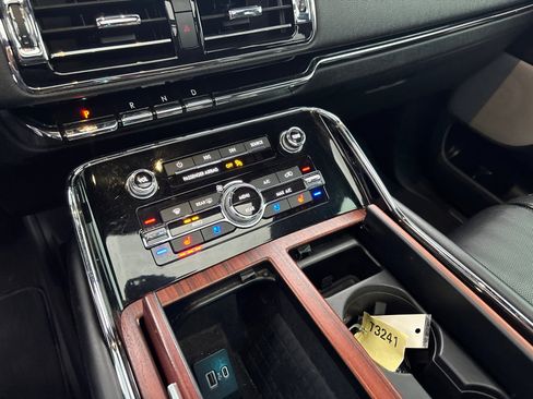 Used 2020 Lincoln Navigator Reserve w/ Equipment Group 208A Reserve image 22