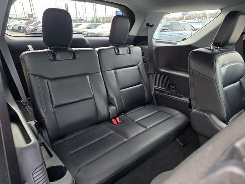 Used 2021 Ford Explorer XLT w/ Equipment Group 202A image 12