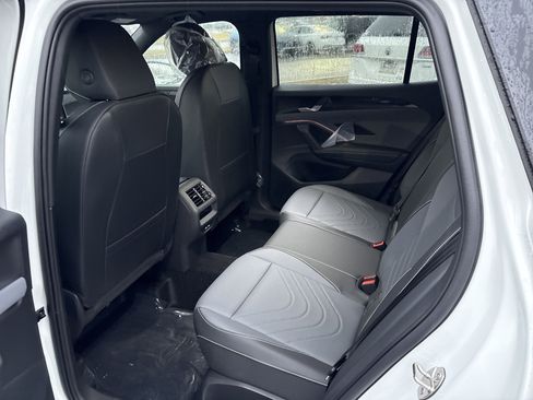 New 2026 Volkswagen Tiguan SE R-Line image 12