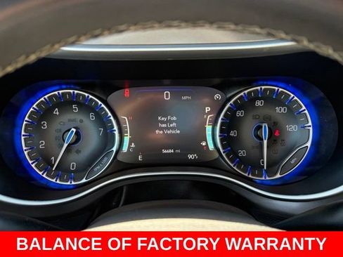 Used 2023 Chrysler Pacifica Touring-L FWD image 18