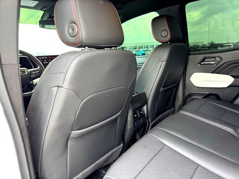 Used 2024 GMC Canyon AT4X image 18