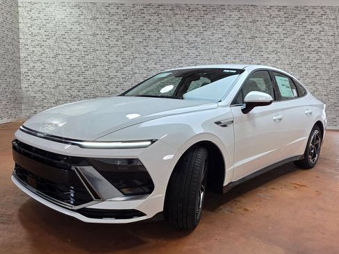 New 2026 Hyundai Sonata SEL FWD image 2
