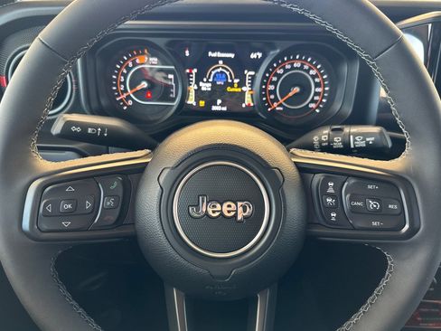 Used 2026 Jeep Wrangler Unlimited Rubicon w/ Steel Bumper Group image 22