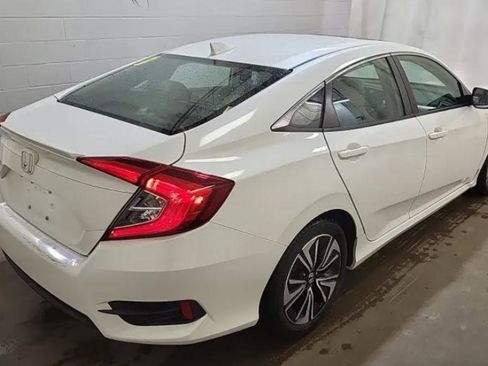 Used 2017 Honda Civic EX-T image 3