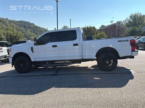 Used 2022 Ford F250 XLT w/ Black Appearance Package AWD/4WD image 5