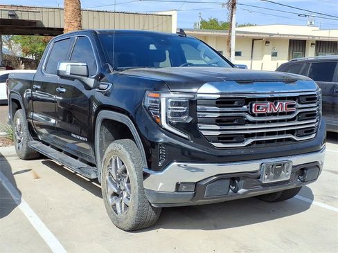 Used 2023 GMC Sierra 1500 SLT image 1