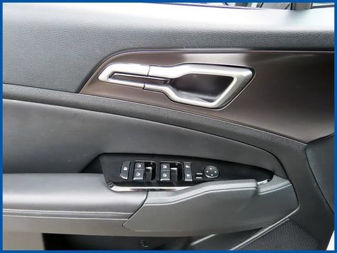 Used 2023 Kia Sportage EX AWD/4WD image 12