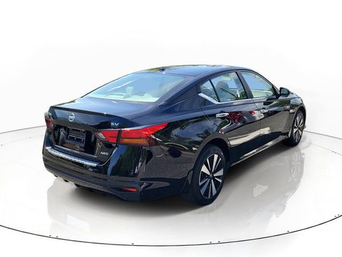 Used 2022 Nissan Altima 2.5 SV AWD/4WD image 2