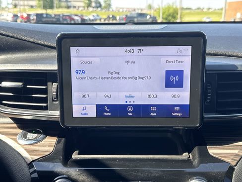 Used 2021 Ford Explorer Limited AWD/4WD image 16