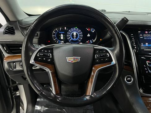 Used 2018 Cadillac Escalade Premium Luxury image 23