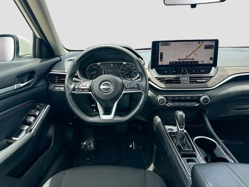 Used 2023 Nissan Altima 2.5 SV w/ SV Premium Package AWD/4WD image 24
