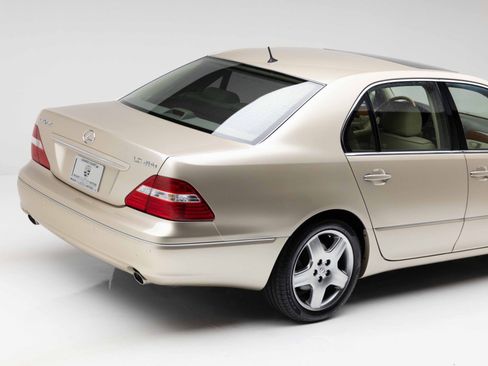 Used 2005 Lexus LS 430 RWD image 27