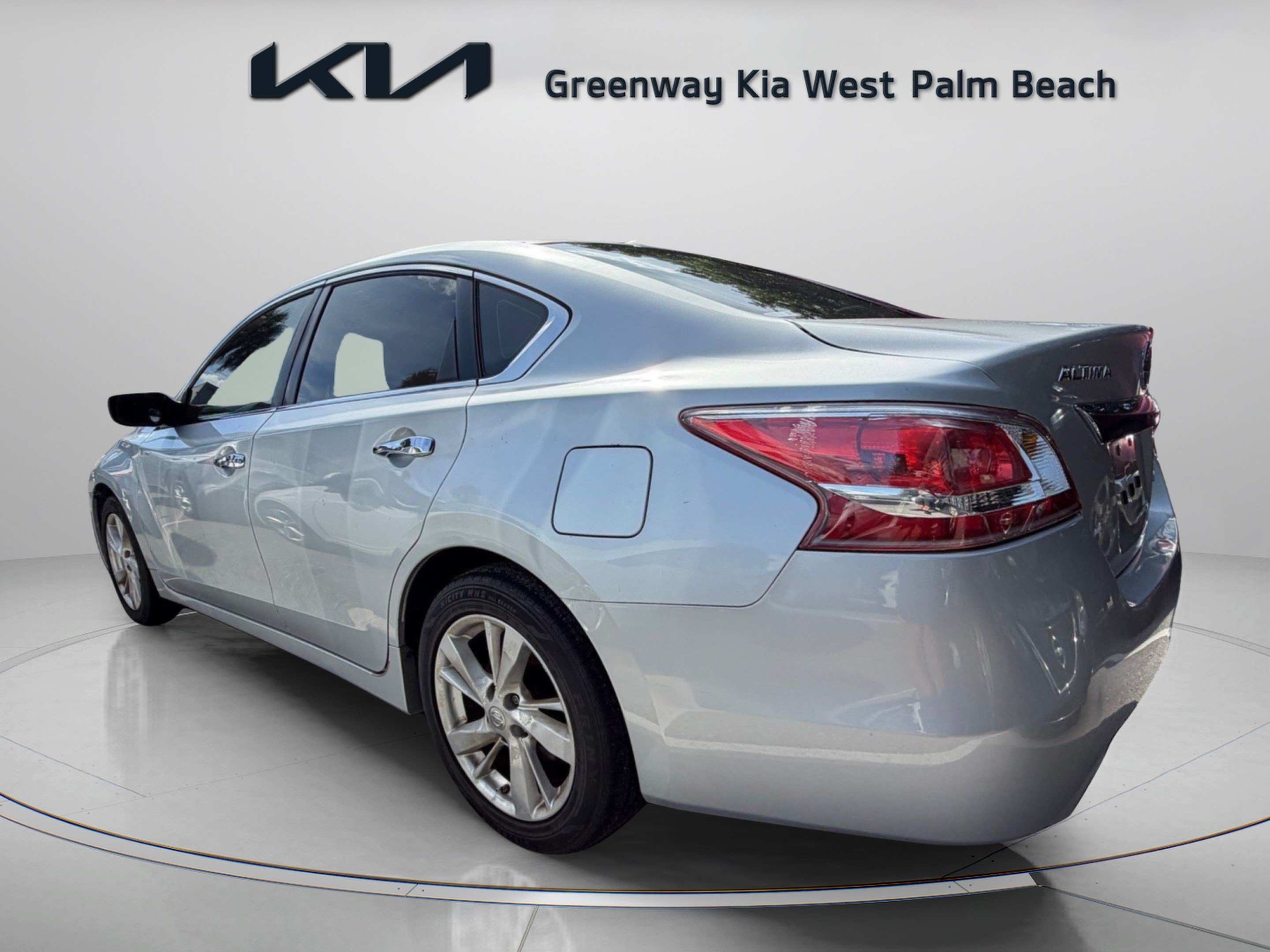 Used 2013 Nissan Altima 2.5 SV FWD image 3