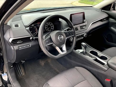 Used 2022 Nissan Altima 2.5 SV image 18
