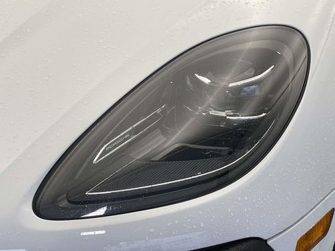 Used 2025 Porsche Macan image 15