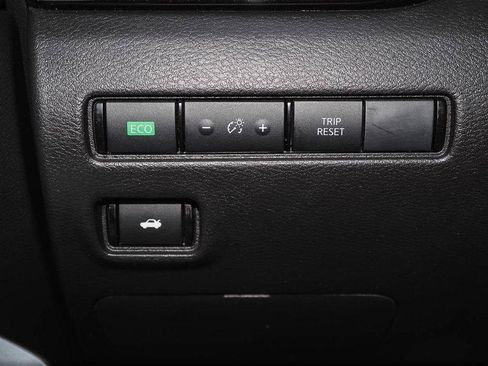 Used 2025 Nissan Sentra SR FWD image 27