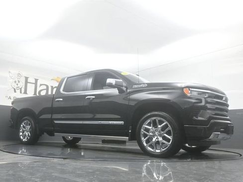 Used 2023 Chevrolet Silverado 1500 High Country w/ High Country Premium Package AWD/4WD image 2