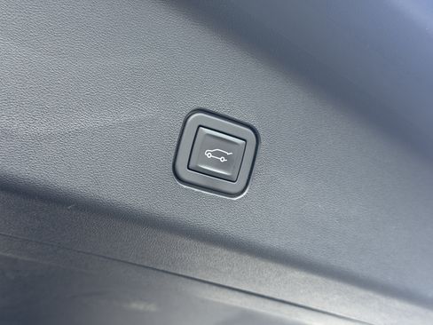 Certified 2026 Cadillac Vistiq Premium Luxury w/ LPO, Floor Liner Package AWD/4WD image 12