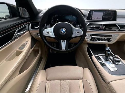 Used 2020 BMW 750i xDrive w/ Executive Package AWD/4WD image 8