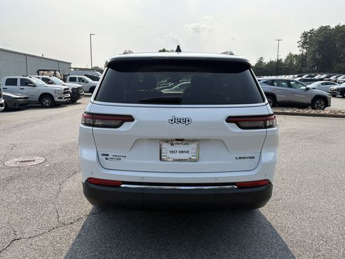 Used 2022 Jeep Grand Cherokee L Limited AWD/4WD image 7