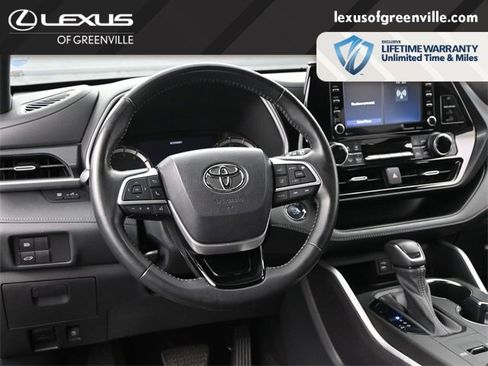 Used 2022 Toyota Highlander XSE image 24