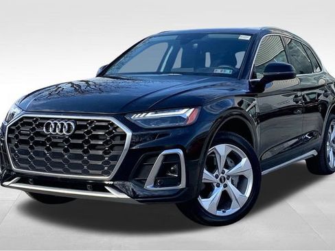 Used 2023 Audi Q5 2.0T Prestige w/ Prestige Package image 2