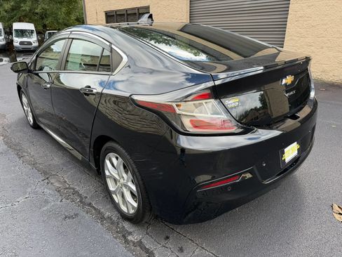 Used 2017 Chevrolet Volt Premier w/ Driver Confidence II Package FWD image 9