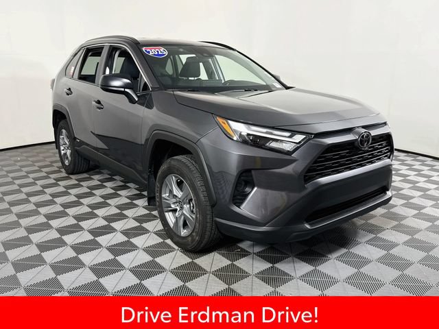 Certified 2025 Toyota RAV4 LE AWD/4WD image 1