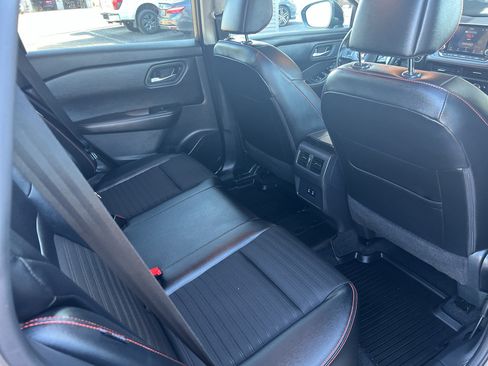 Used 2025 Nissan Rogue SV AWD/4WD image 10