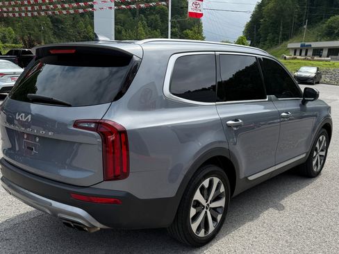 Used 2022 Kia Telluride S image 7