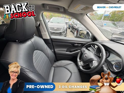 Used 2025 Toyota Highlander XLE AWD/4WD image 32