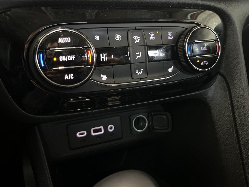 Used 2023 Buick Encore GX Select w/ Sport Touring Package FWD image 14