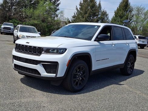 New 2026 Jeep Grand Cherokee Altitude AWD/4WD image 4