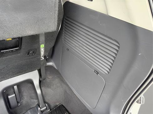 Used 2022 Toyota Sienna Limited FWD image 35