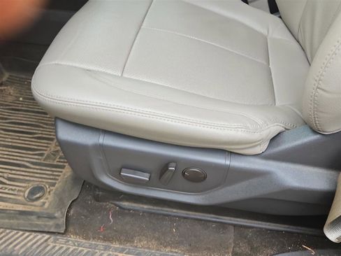 Used 2020 Ford Expedition Max XLT w/ Equipment Group 202A image 9