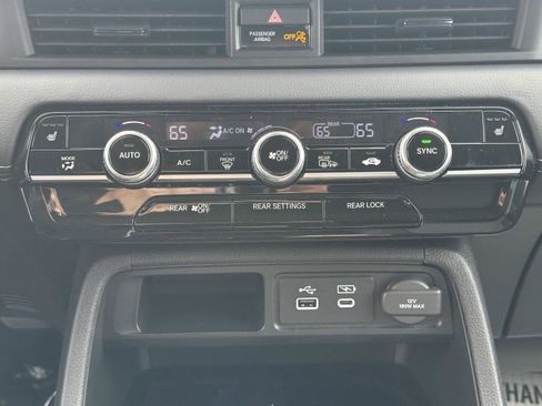 New 2025 Honda Pilot Touring image 21