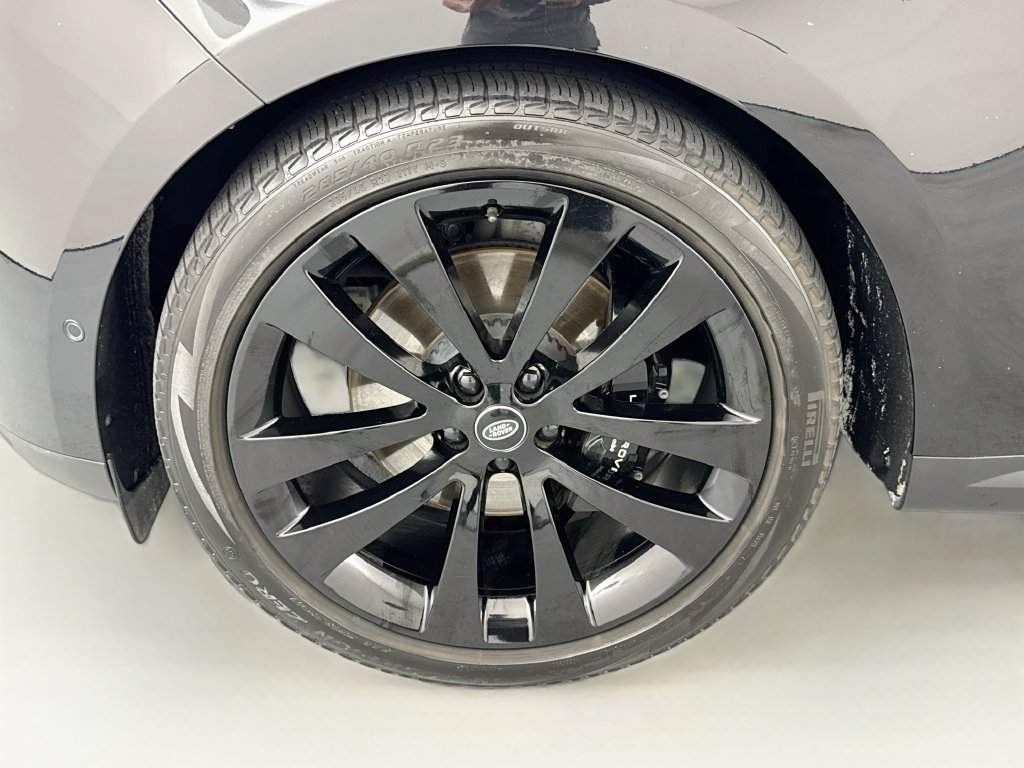 Used 2024 Land Rover Range Rover Sport SE AWD/4WD image 32