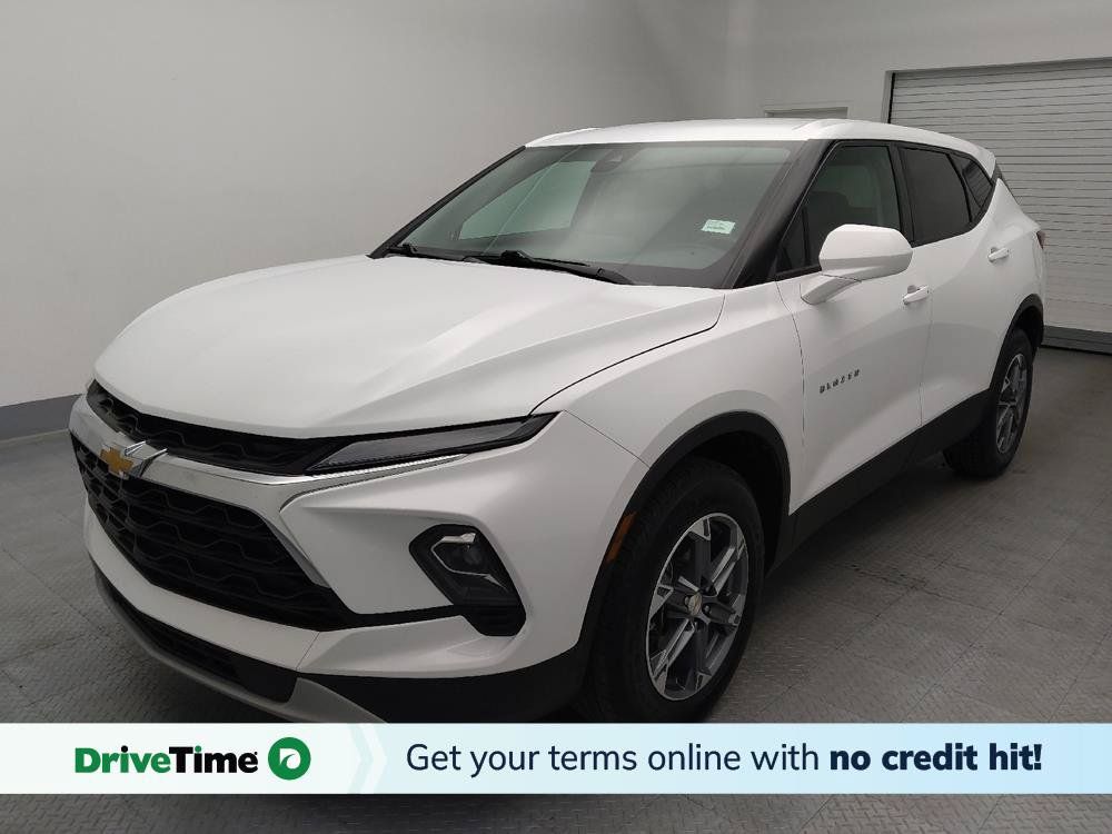 Used 2025 Chevrolet Blazer LT FWD image 1