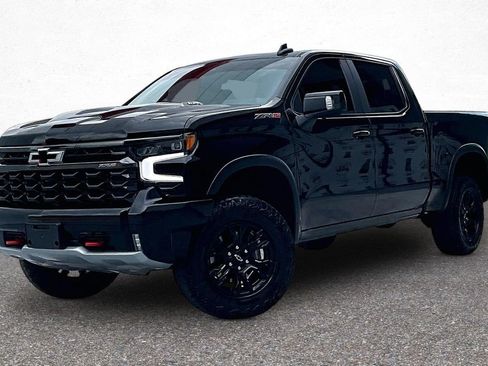 Used 2022 Chevrolet Silverado 1500 ZR2 w/ Technology Package AWD/4WD image 4
