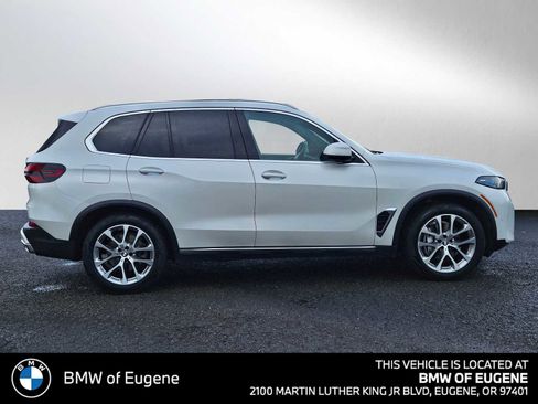 Used 2024 BMW X5 xDrive40i w/ Premium Package image 2