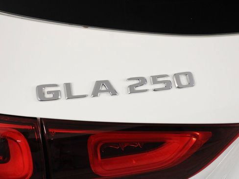 Used 2022 Mercedes-Benz GLA 250 4MATIC image 19